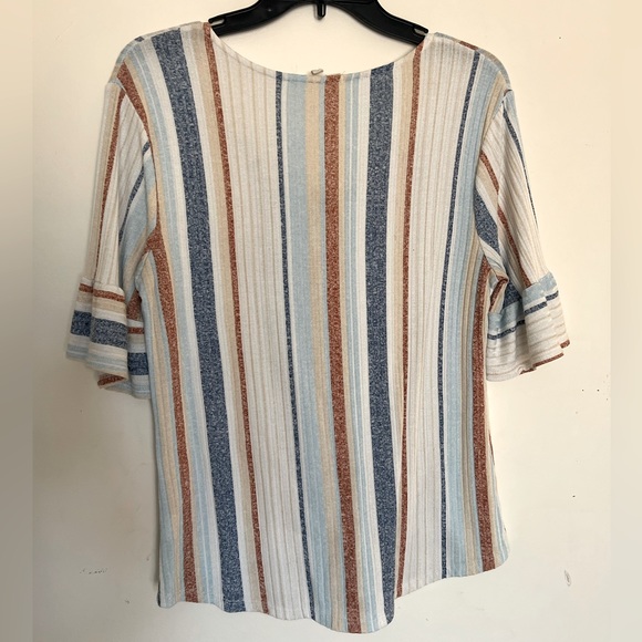 Above & Beyond Button down - Picture 2 of 3